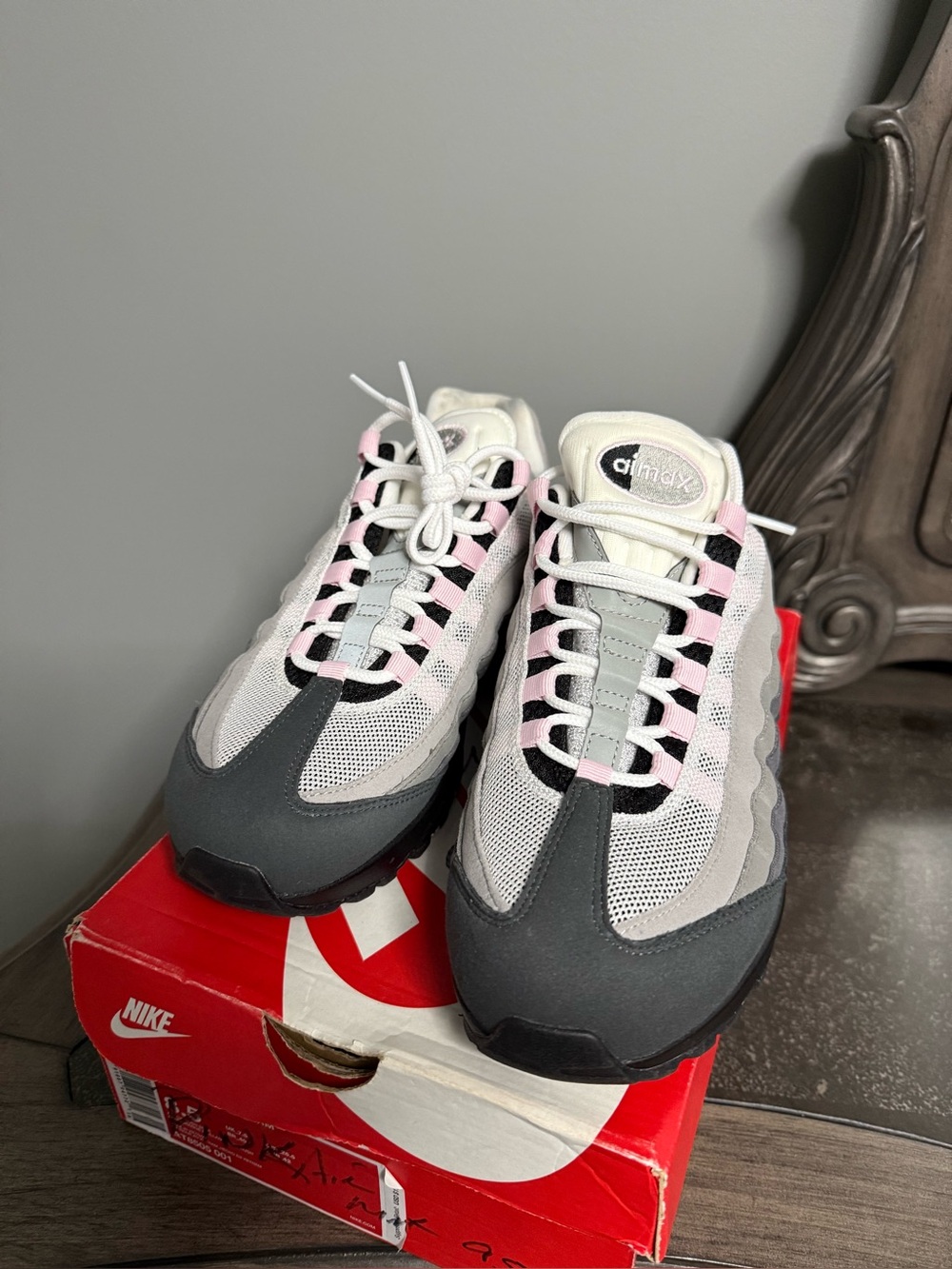 Nike  Air Max 95 Women Sneakers - White, Gray & Pink